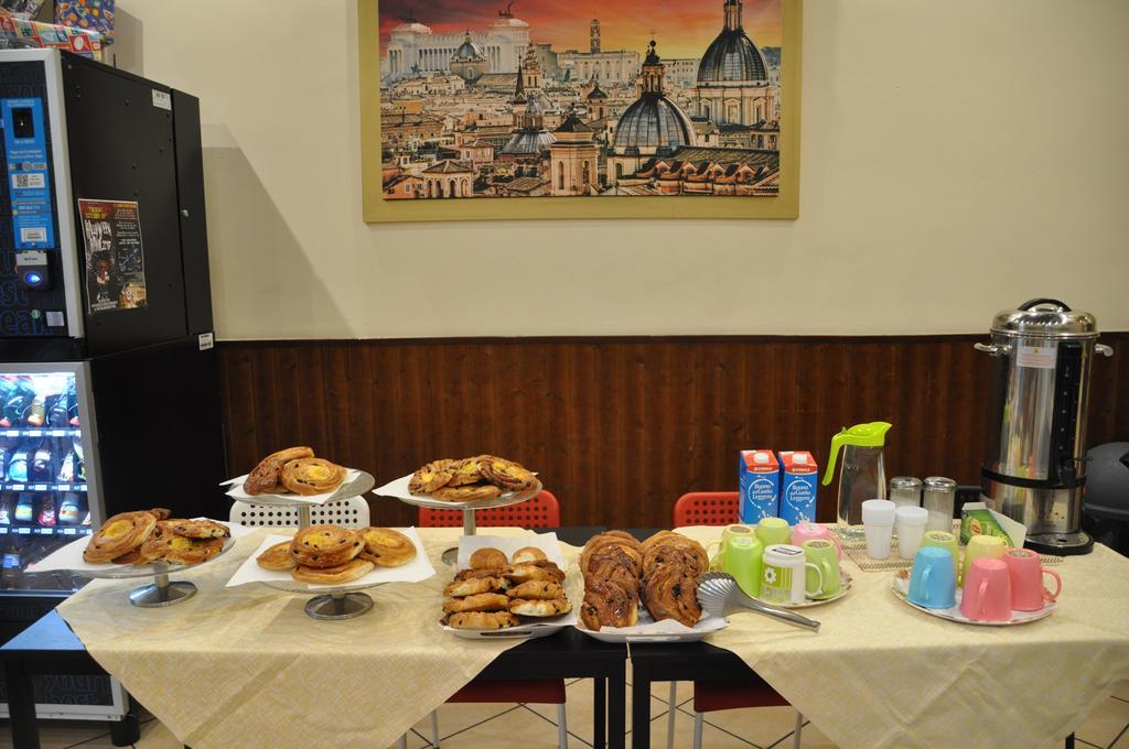 Freedom Traveller Hostal Roma